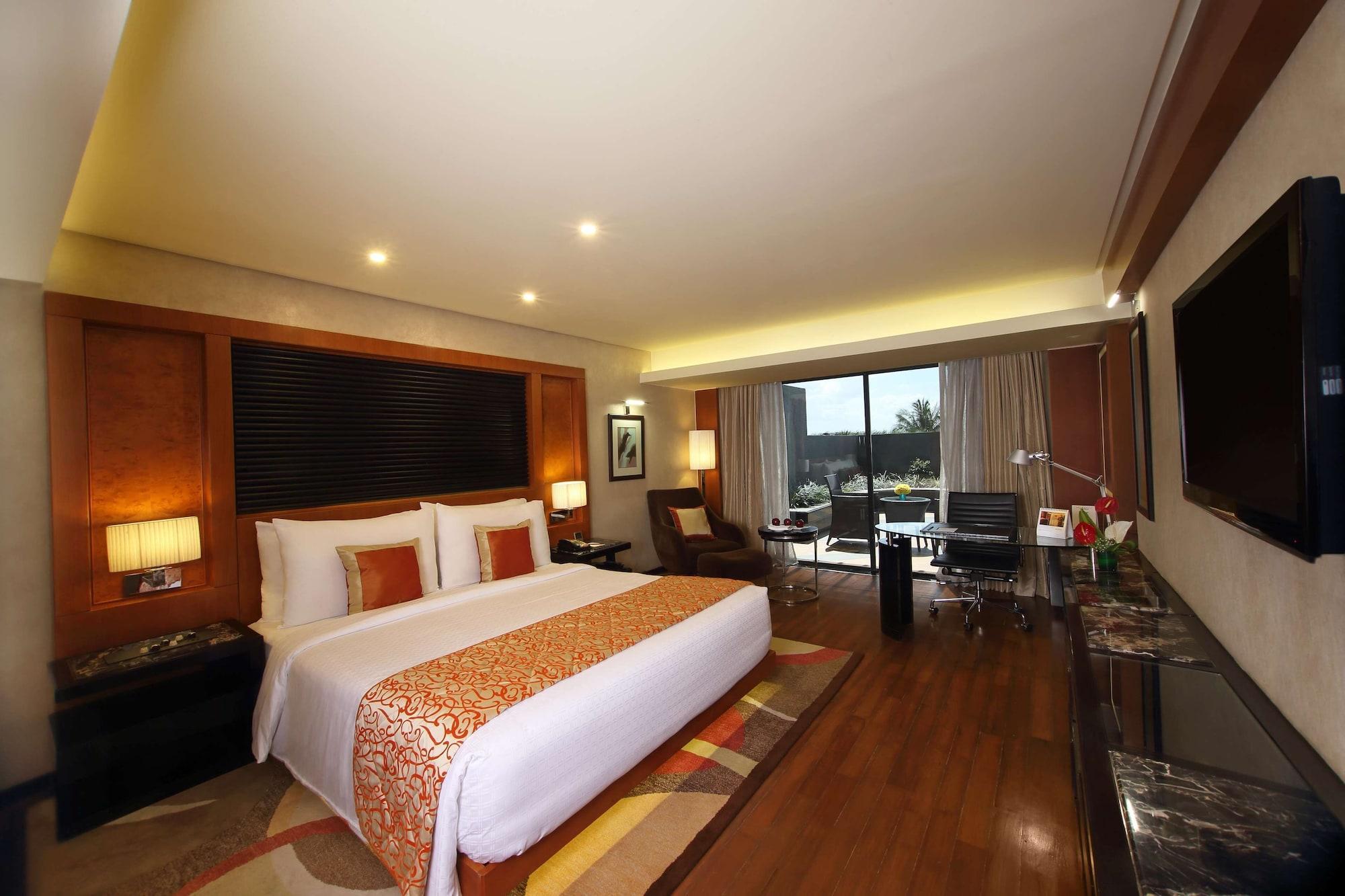 Gokulam Grand Hotel & Spa Bangalore Exterior photo