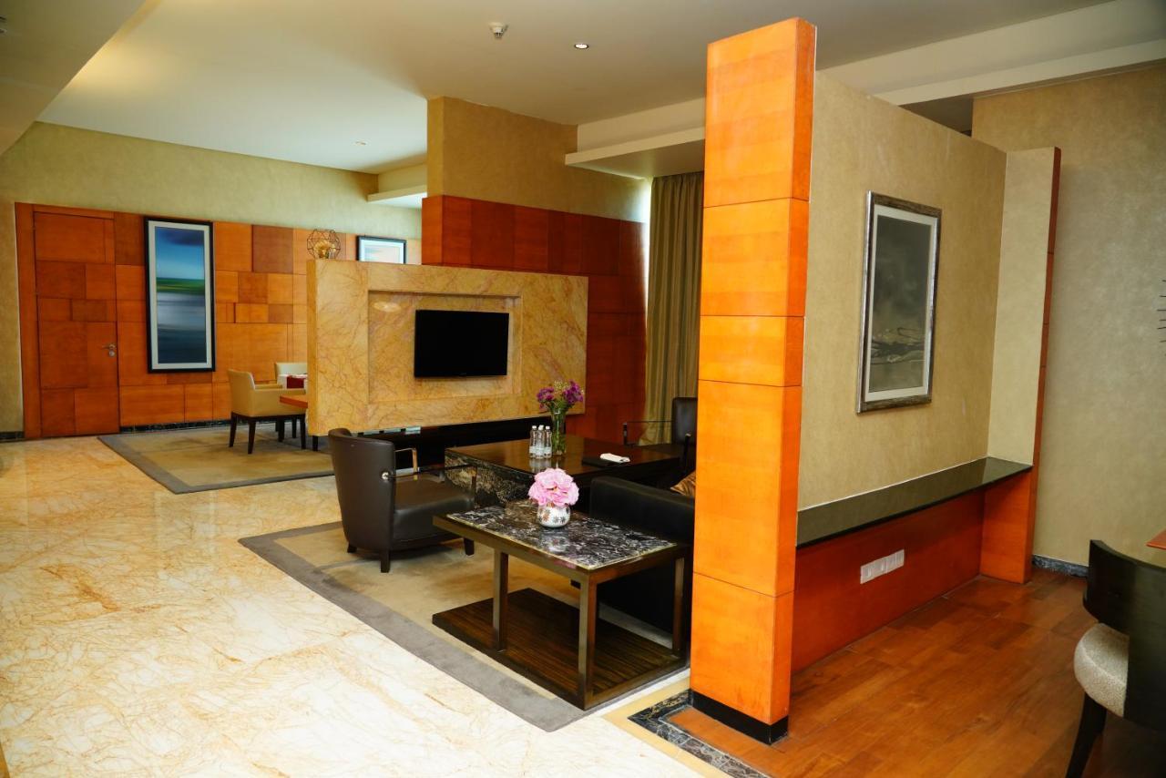 Gokulam Grand Hotel & Spa Bangalore Exterior photo